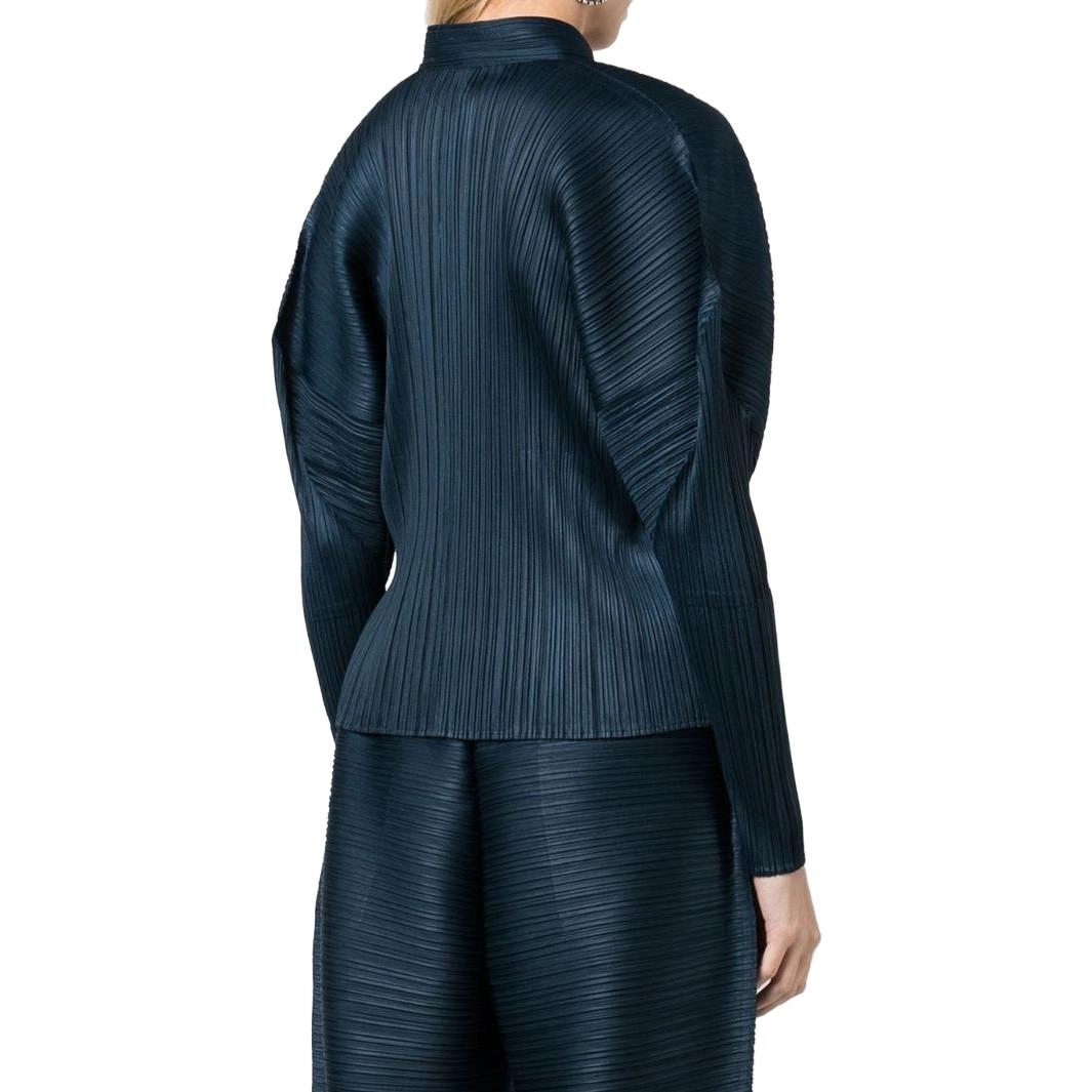 PLEATS PLEASE ISSEY MIYAKE