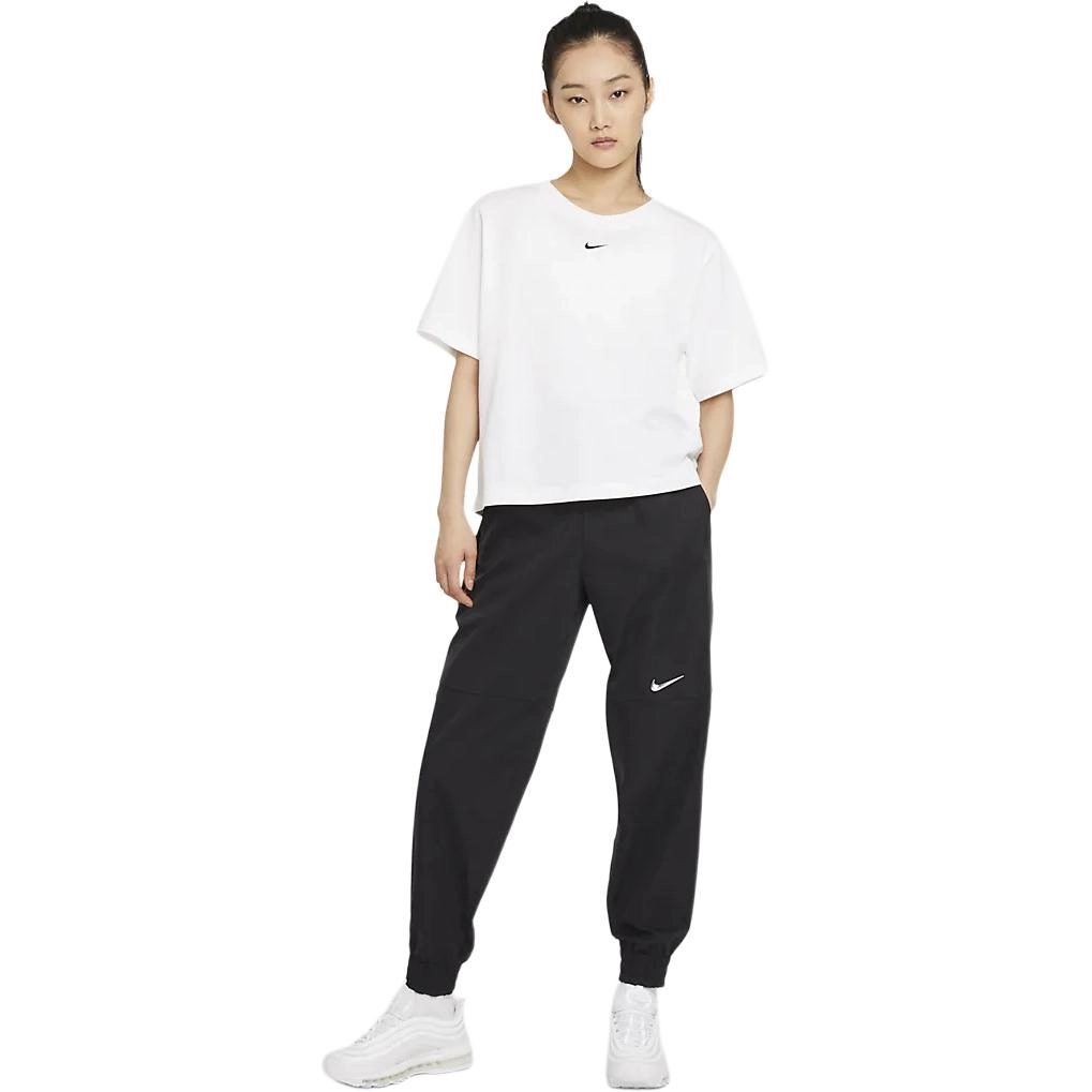 Nike Sportswear Essential Boxy LogoT