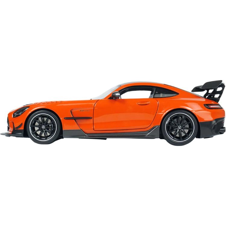 MINICHAMPS 118 AMG GT BLACK SERIES 2021