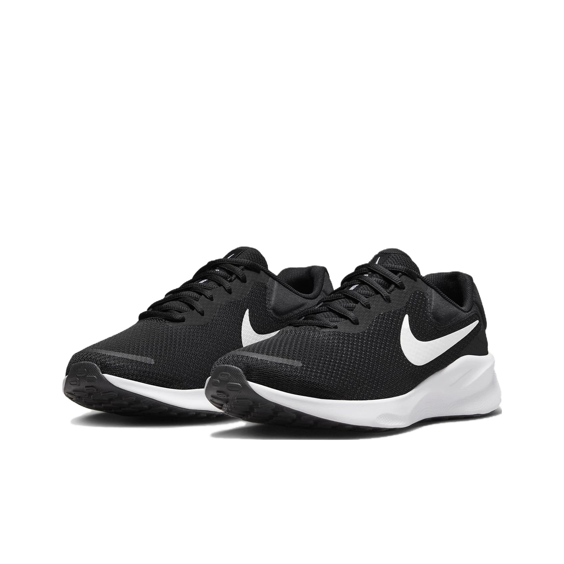 Nike REVOLUTION 7
