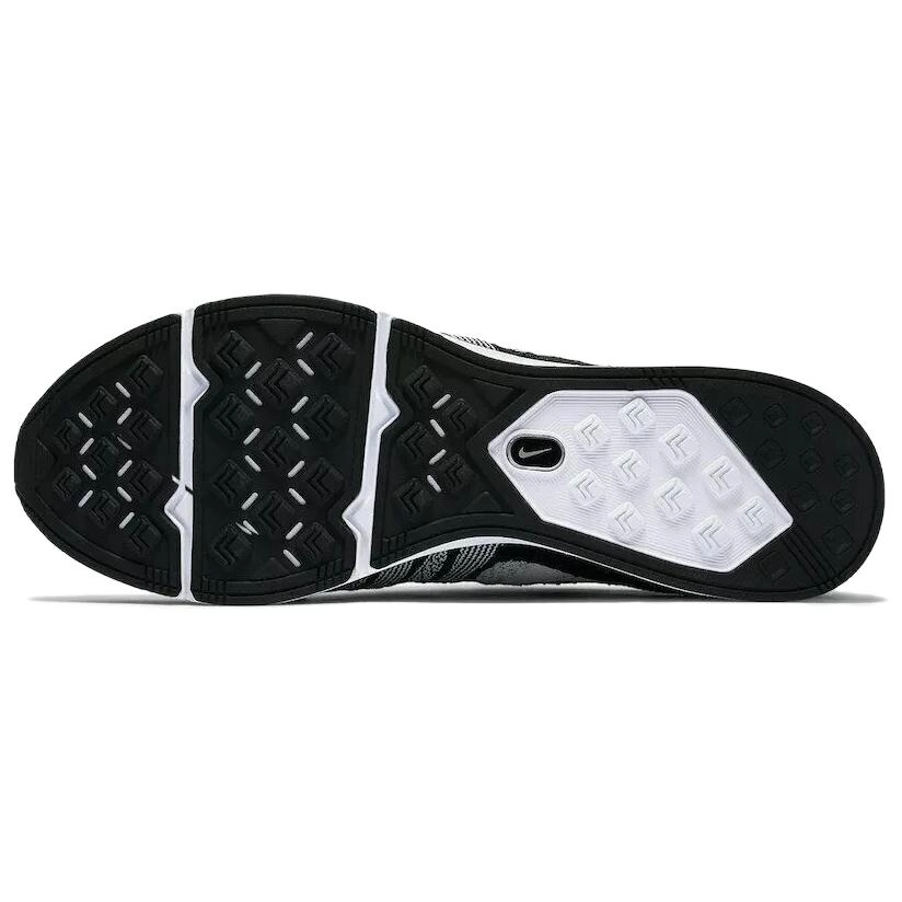 Nike Flyknit Trainer Oreo