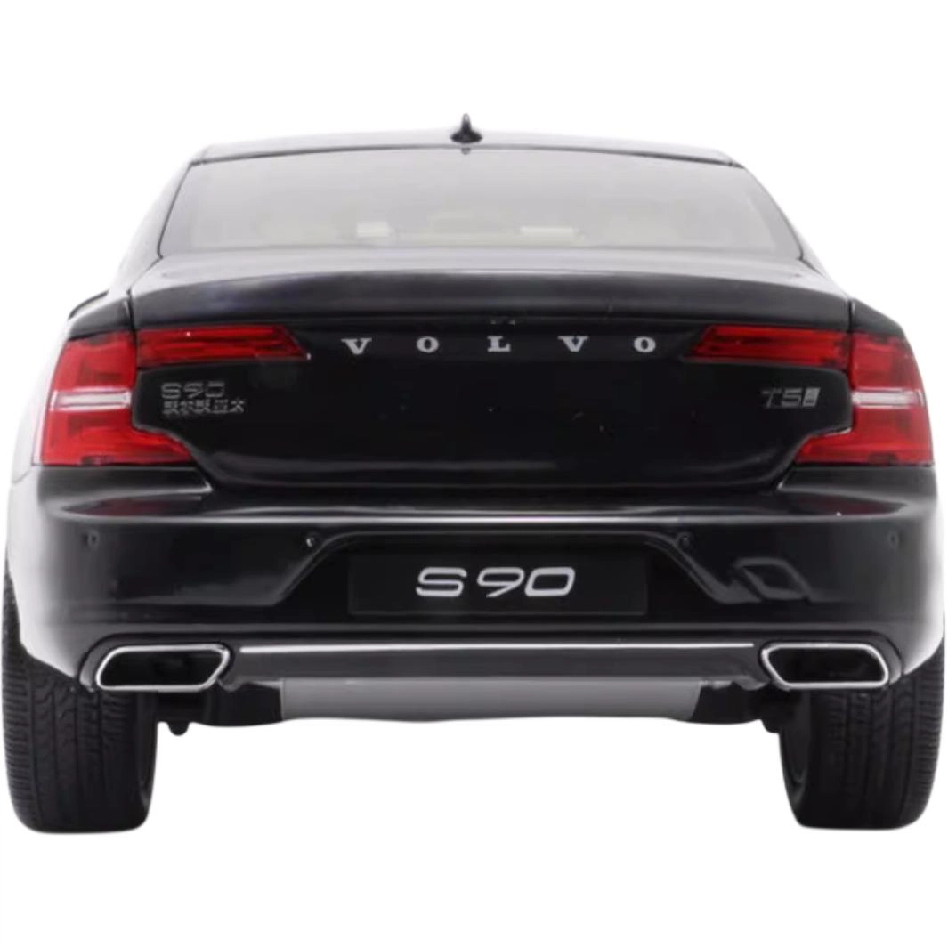 118 VOLVO S90