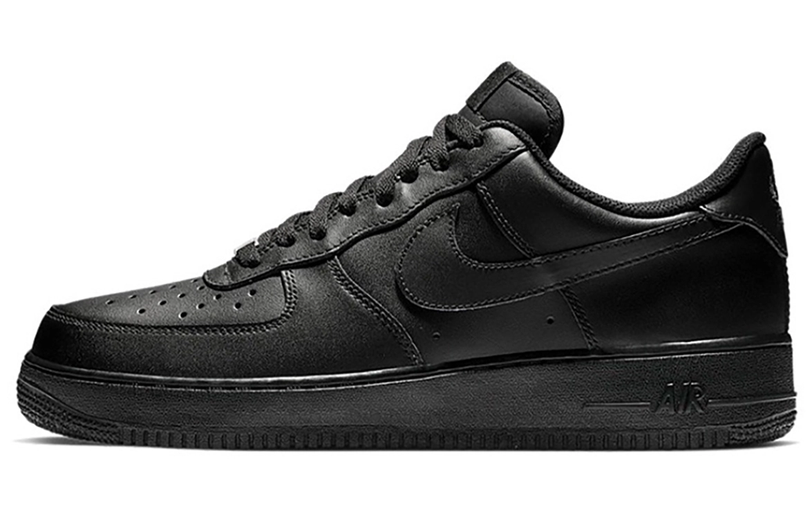 Nike Air Force 1 triple black