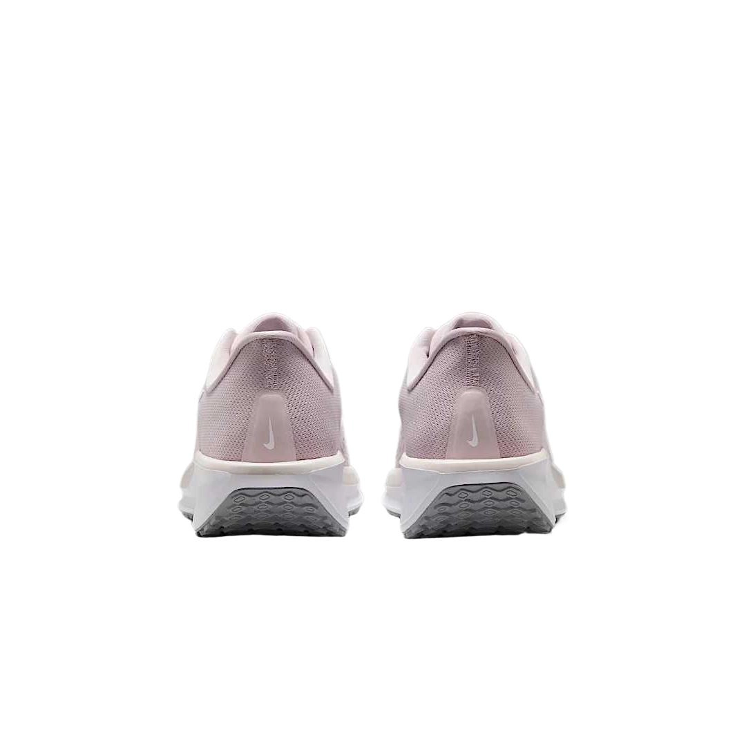 Nike Quest 6