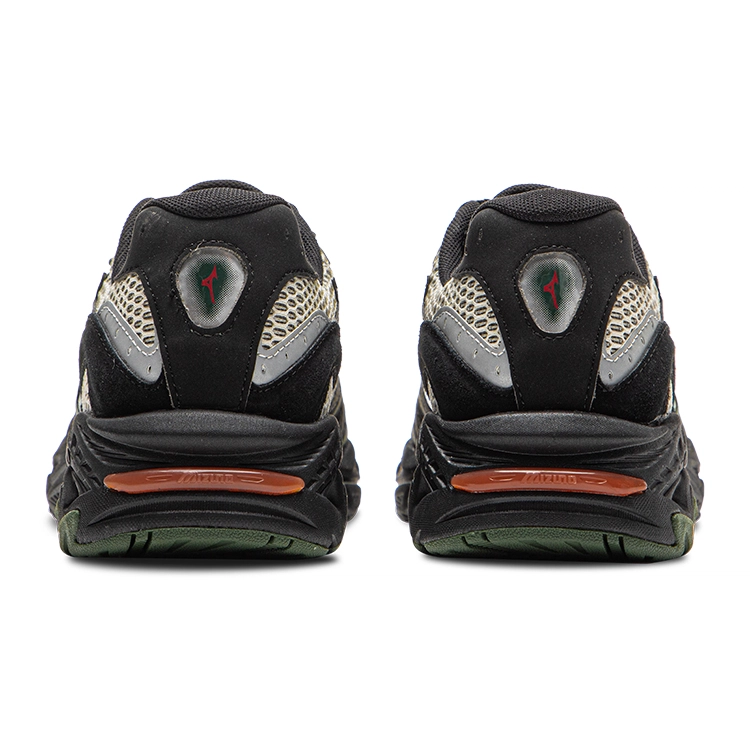 Mizuno ADVENTURE V2