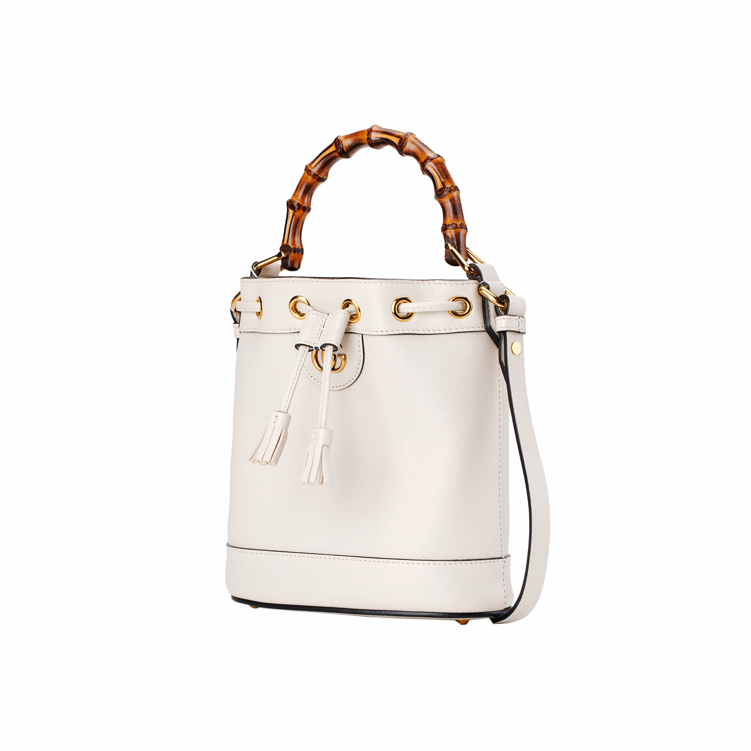 GUCCI Diana G 23