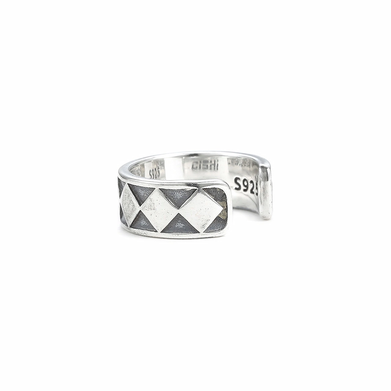 925