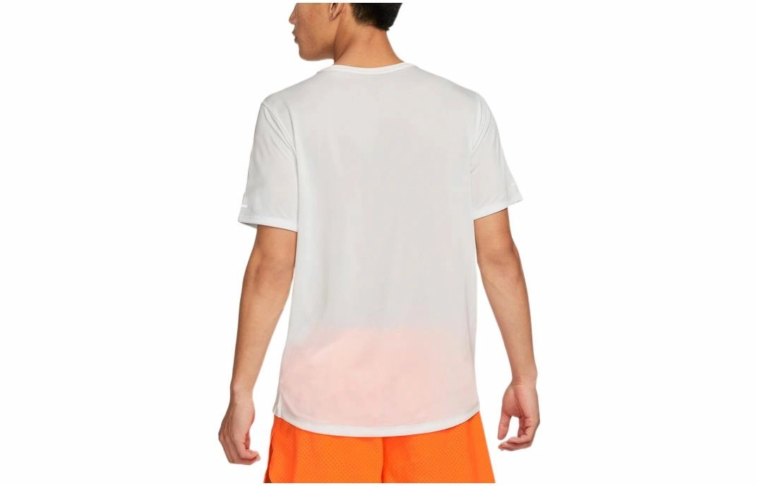 Nike Dri-Fit Miler D.Y.E. LogoT