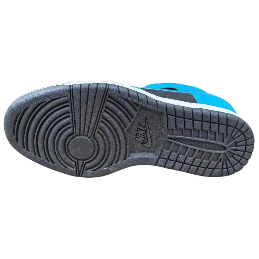 Nike DUNK SKY HI ESSENTIAL
