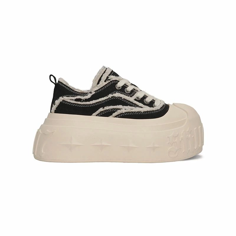 1807 GOTHIC LACE UP