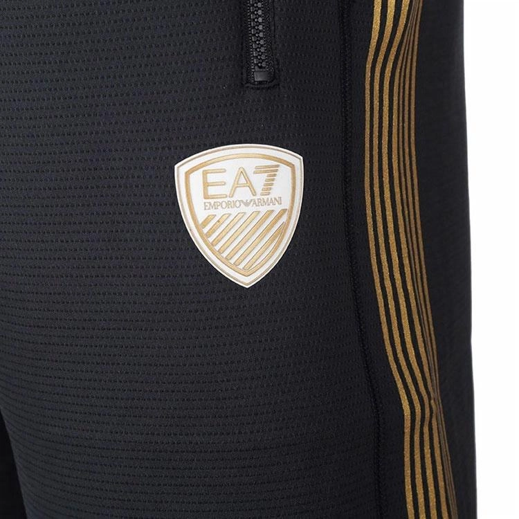 EMPORIO ARMANI FW22 EA7 Logo
