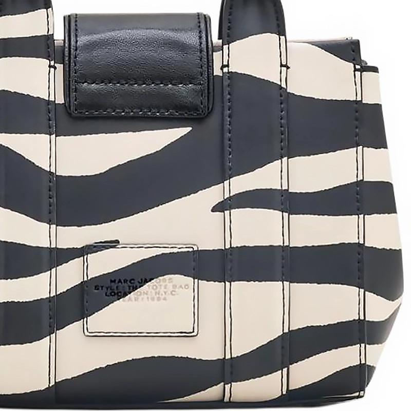 MARC JACOBS Logo