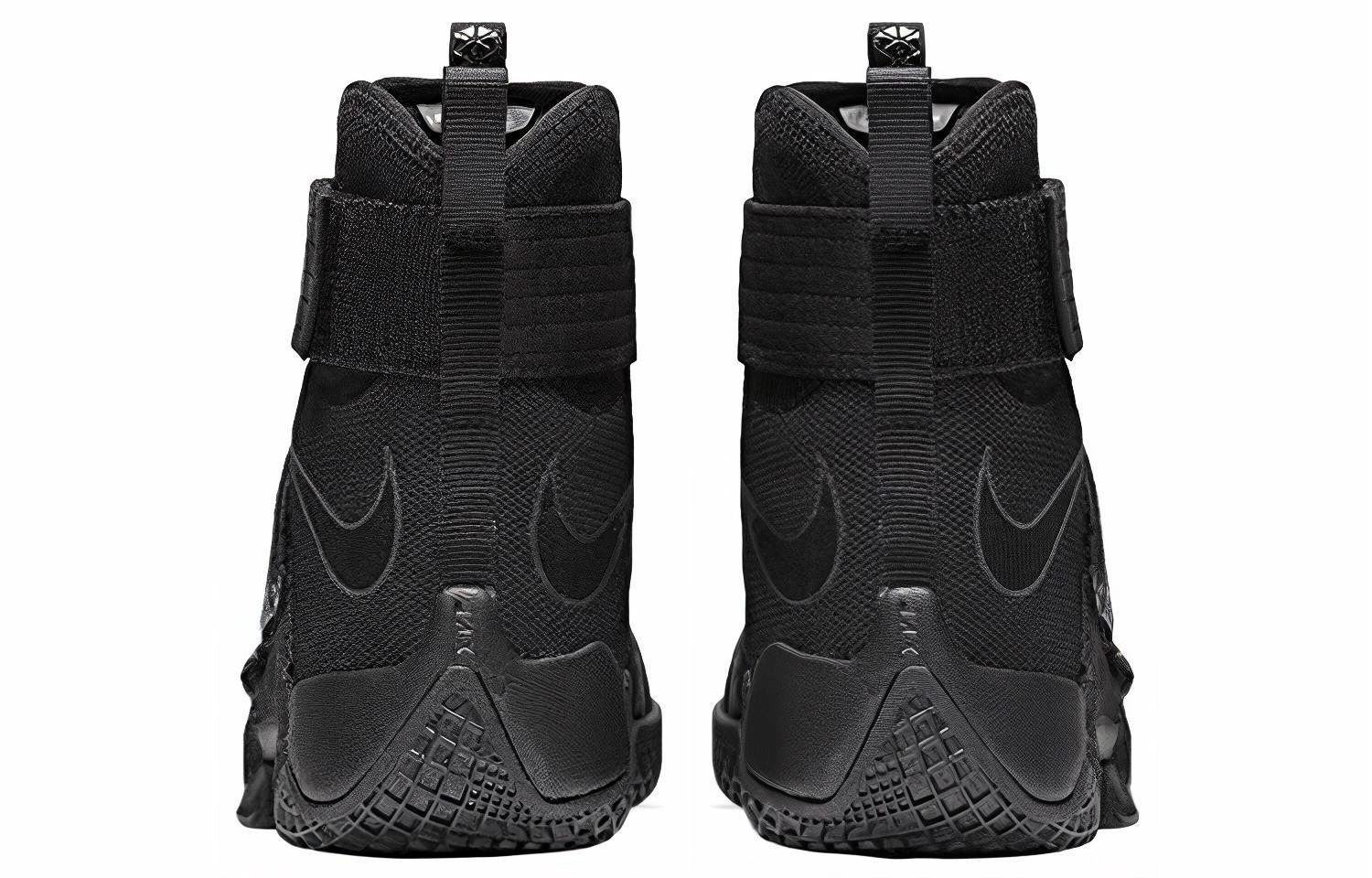 Nike zoom soldier 10 Black Space 10
