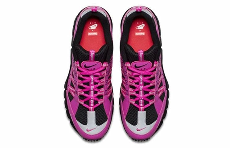 Supreme x Nike Air Humara 17