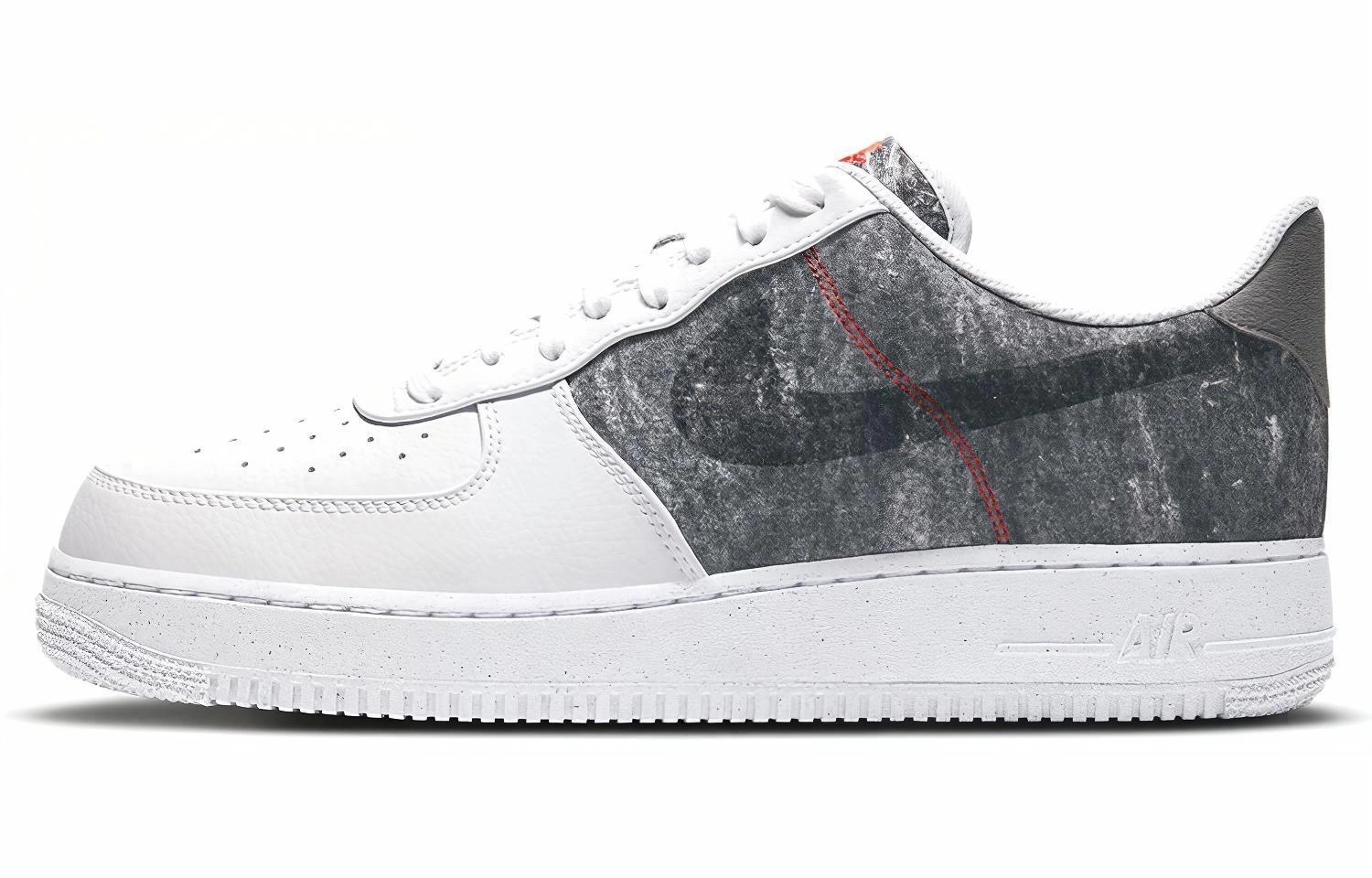 Nike Air Force 1 07 LV8