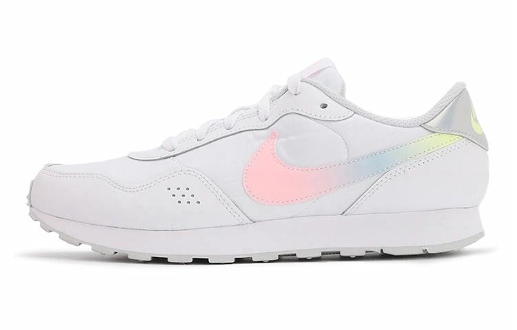 Nike MD Valiant