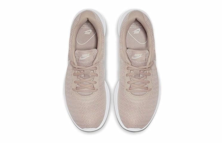 Nike Tanjun