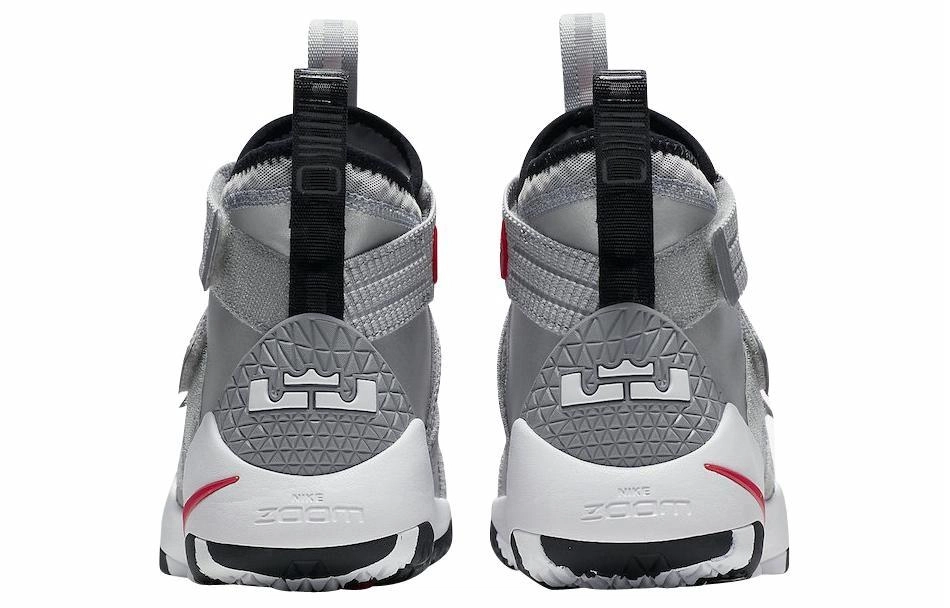 Nike zoom soldier 11 Silver Bullet