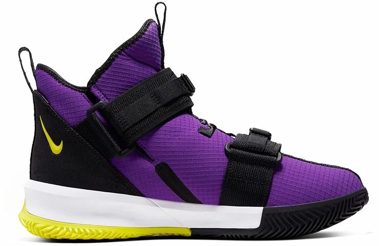 Nike zoom soldier 13