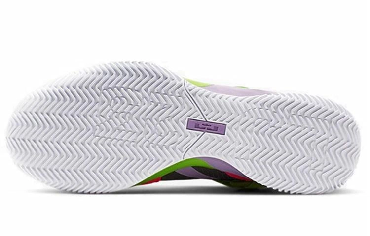 Nike zoom soldier 13 13