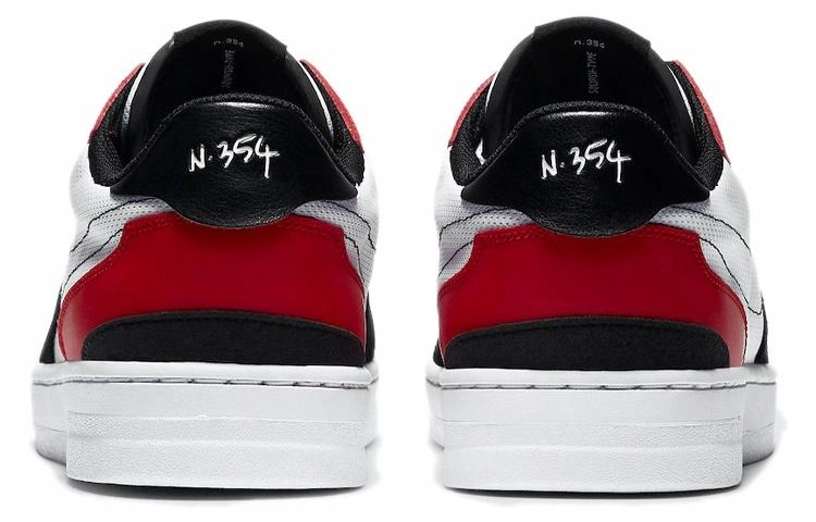Nike Squash Type black toe