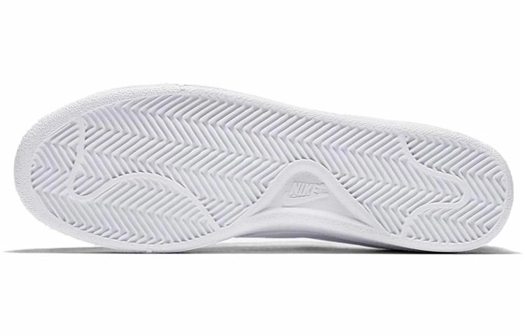 Nike Court Royale