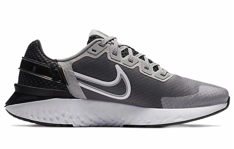Nike Legend React 3