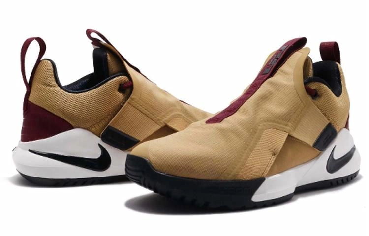 Nike Ambassador 11 Golden beige