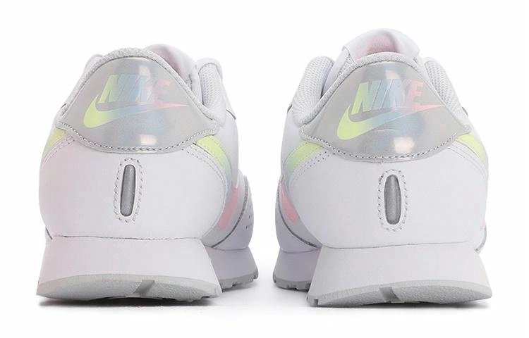 Nike MD Valiant