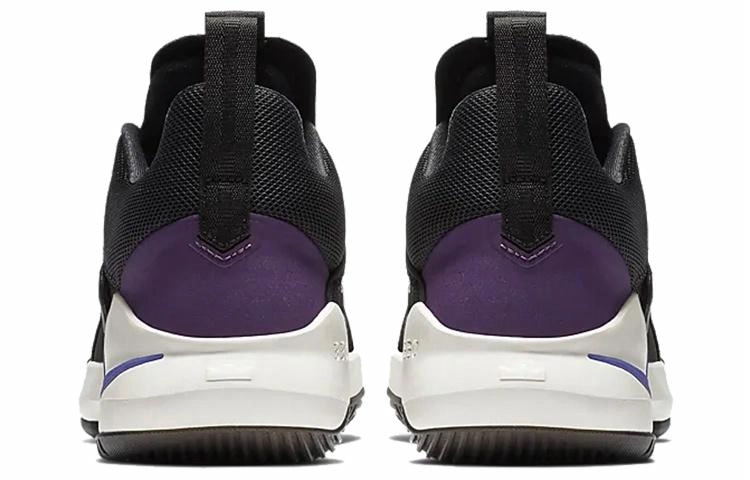 Nike Ambassador 11
