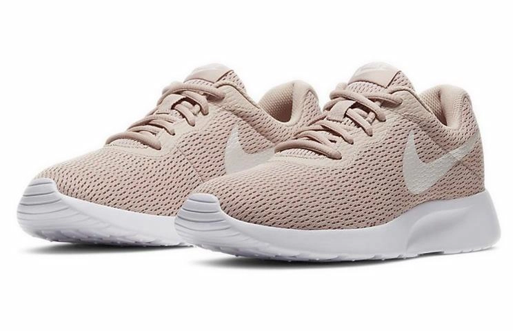 Nike Tanjun