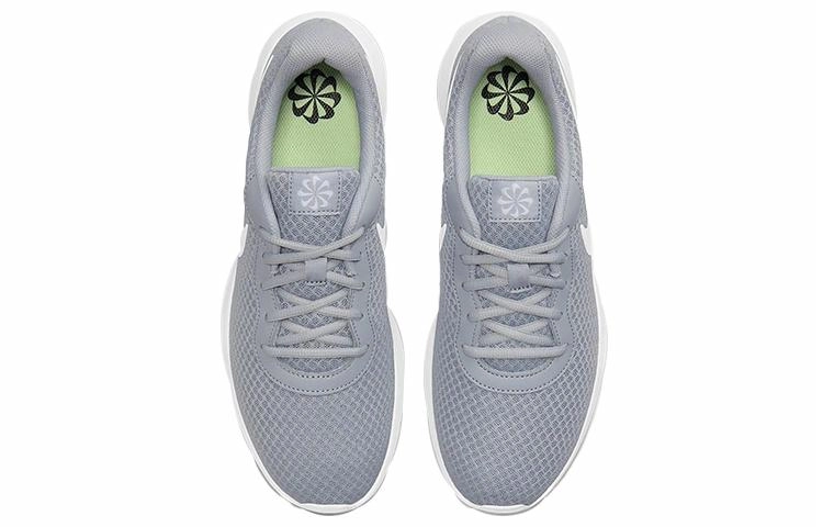 Nike Tanjun