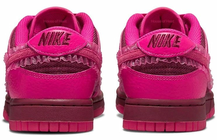 Nike Dunk Low "Valentine's Day"