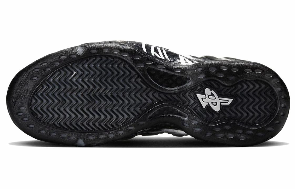 Nike Foamposite One "Black and White"