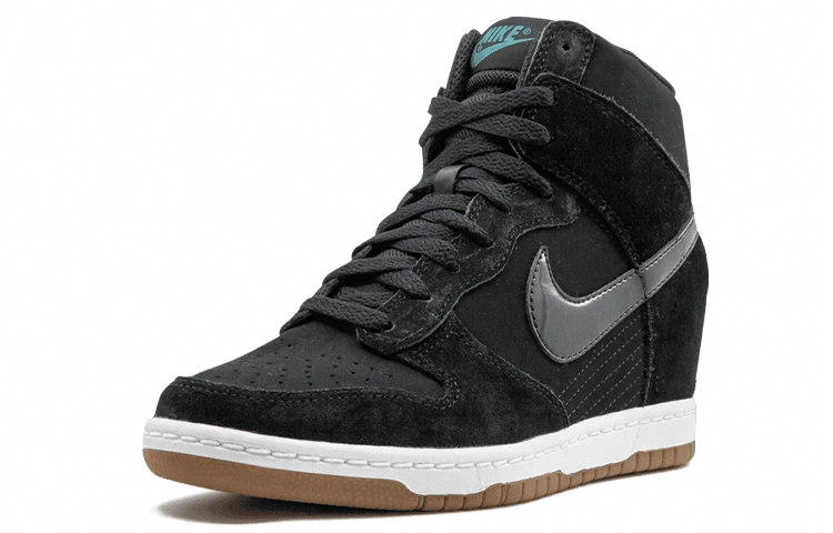 Nike Dunk Sky Hi Essential
