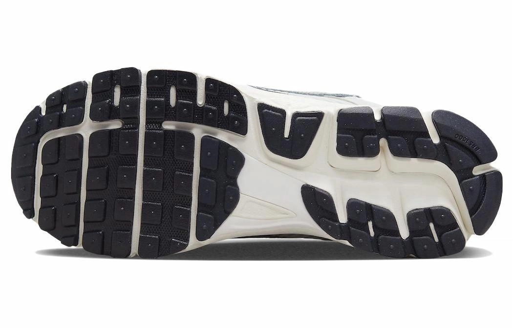 Nike Zoom Vomero 5 "Photon Dust"