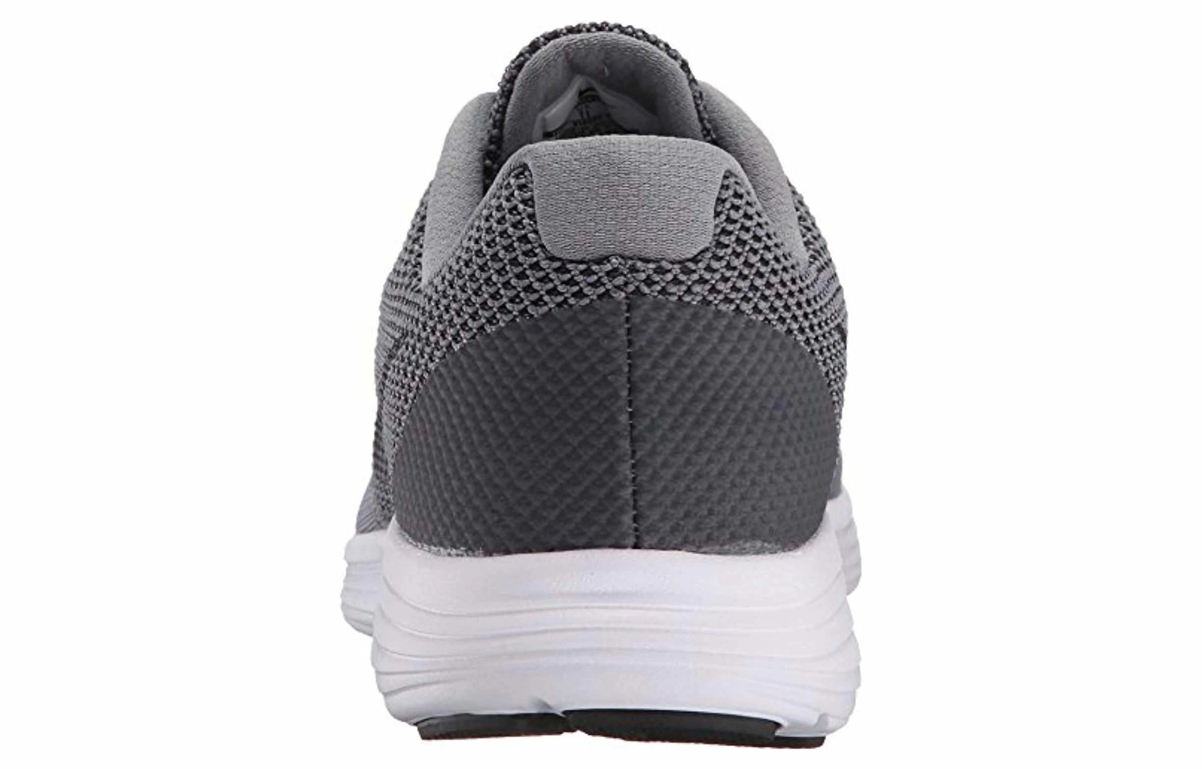 Nike REVOLUTION 3