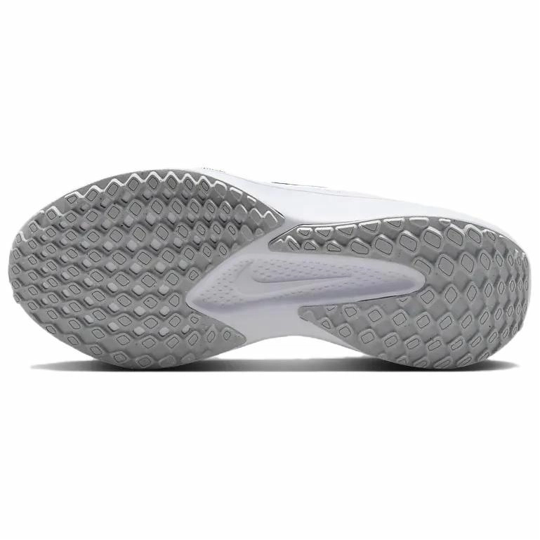 Nike Quest 6
