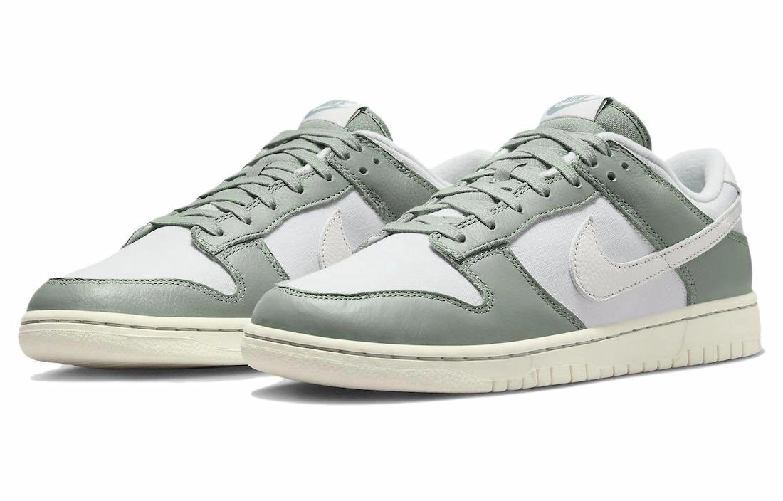 Nike Dunk Low "Mica Green"