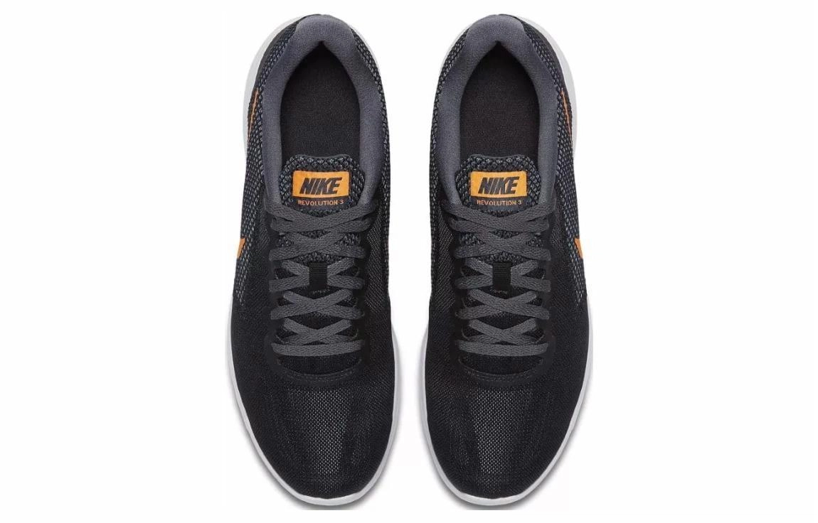Nike REVOLUTION 3