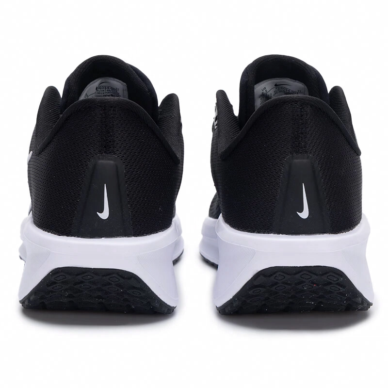 Nike Quest 6
