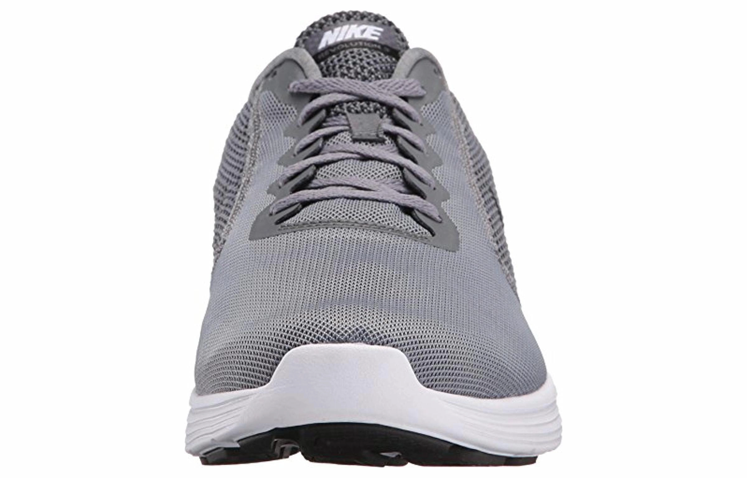 Nike REVOLUTION 3