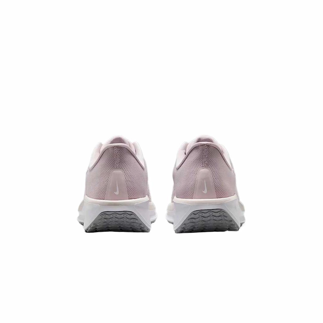 Nike Quest 6