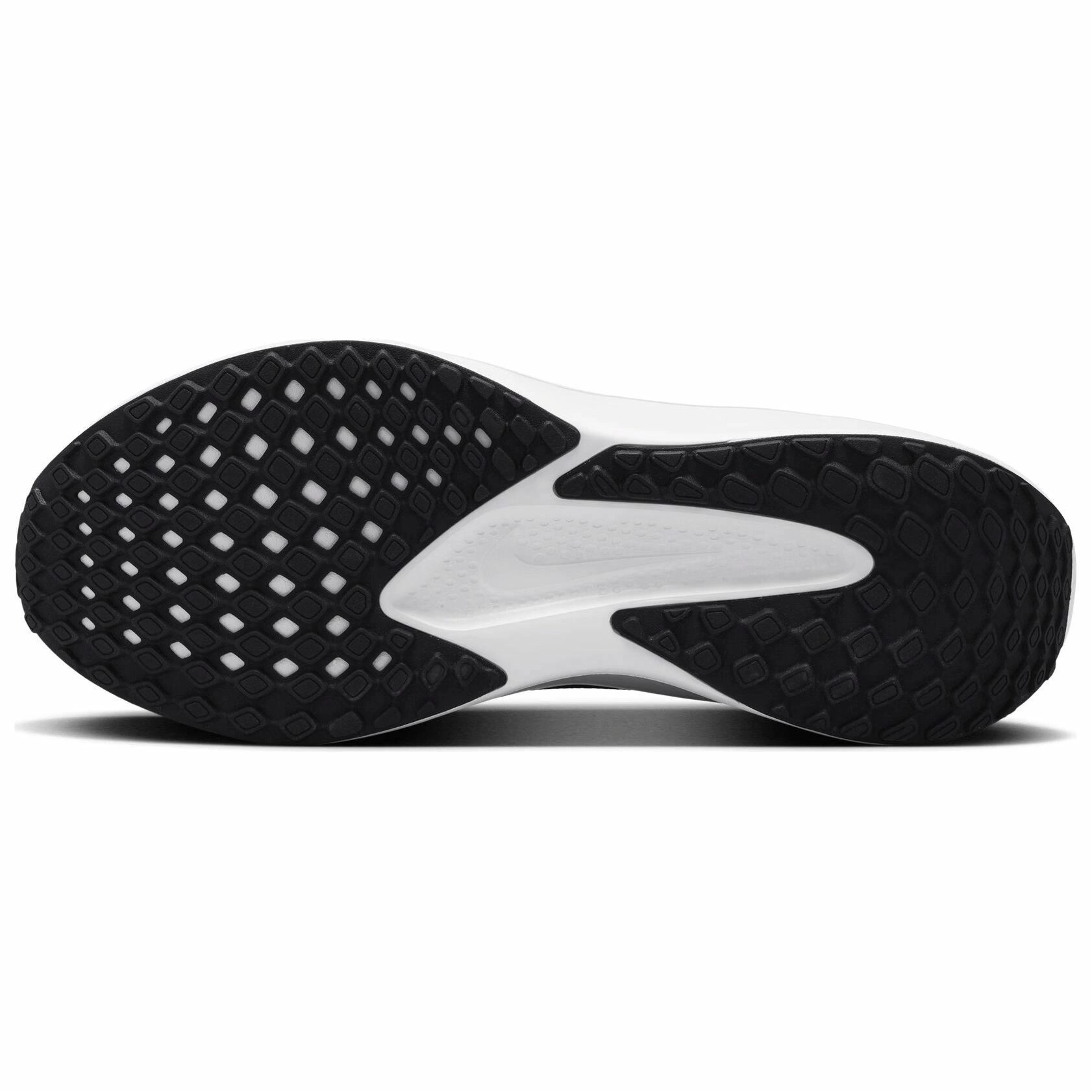 Nike Quest 6