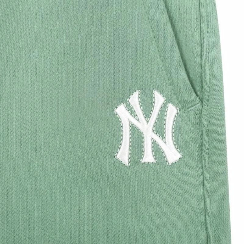 MLB