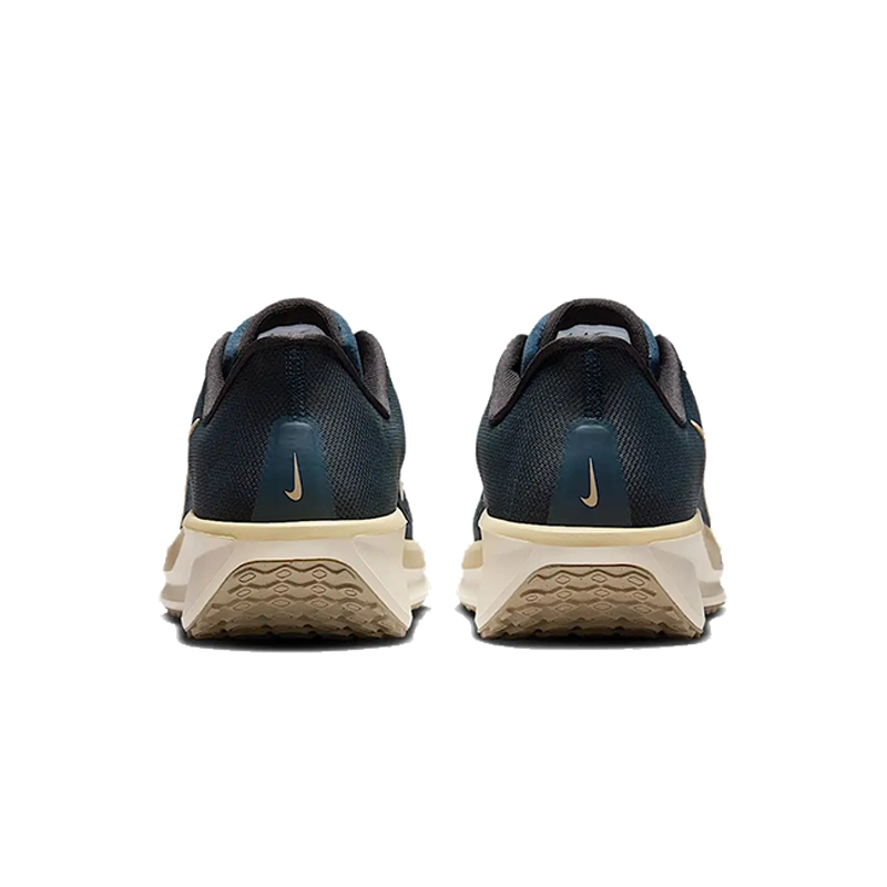 Nike Quest 6