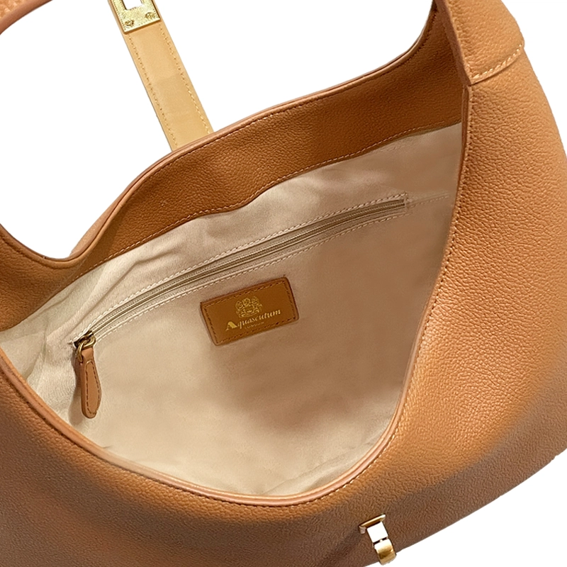 AQUASCUTUM