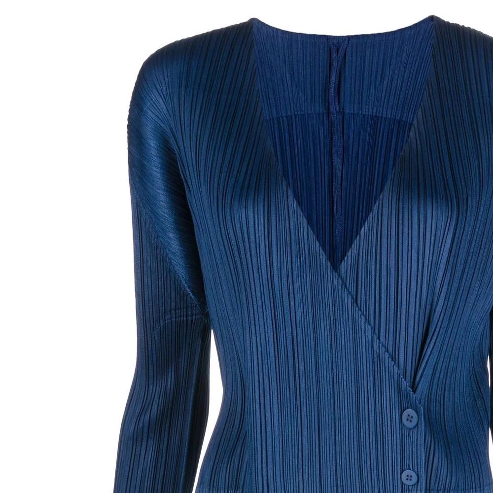 PLEATS PLEASE ISSEY MIYAKE