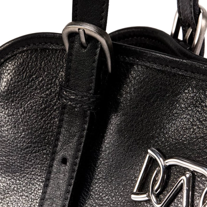 AQUASCUTUM