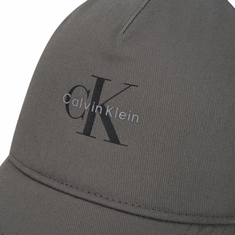 CALVIN KLEIN